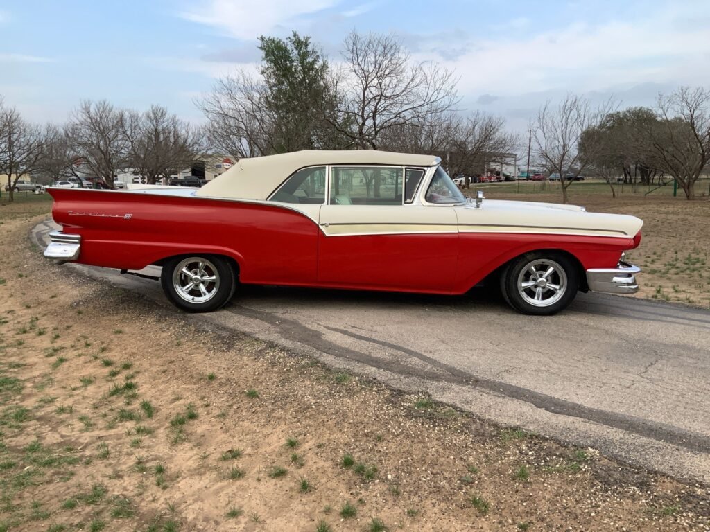 1957 FORD FAIRLANE 500 Sunliner